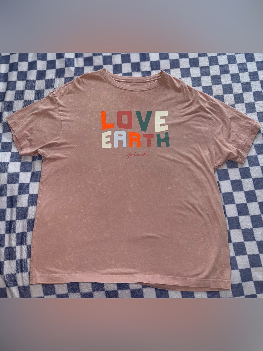 Pink "Love Earth" One-Size Graphic T-Shirt